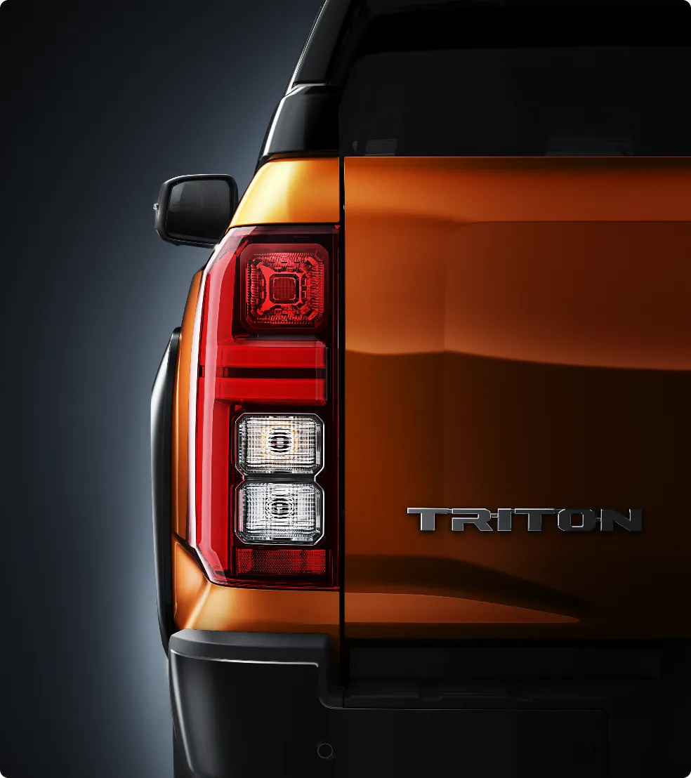 Signature T-shape LED tail lamps